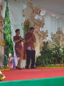 LOMBA BUSANA ENDEK