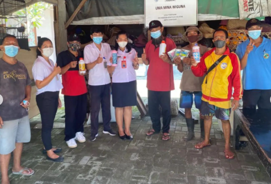 Penyerahan Bantuan Sarana Penanganan Kesehatan Ikan