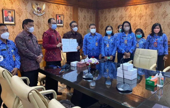 Menghadiri penandatanganan Kesepakatan Bersama (MoU)