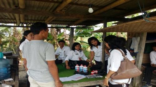Pembinaaan Penggunaan Obat Ikan dan Penyerahan Bantuan Obat,Vitamin dan Probiotik