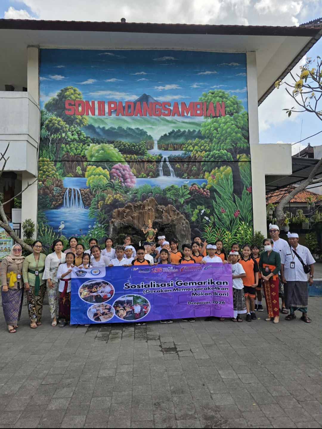 Sosialisasi Gemarikan dan PMTAS berbahan baku ikan kpd 25 siswa SDN 11 Padangsambian, Kel. Padangsambian, Denbar